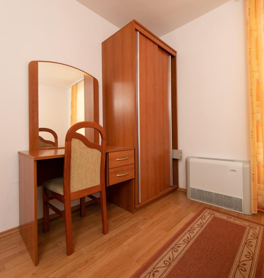 Apartmani Biser Tucepi Luaran gambar