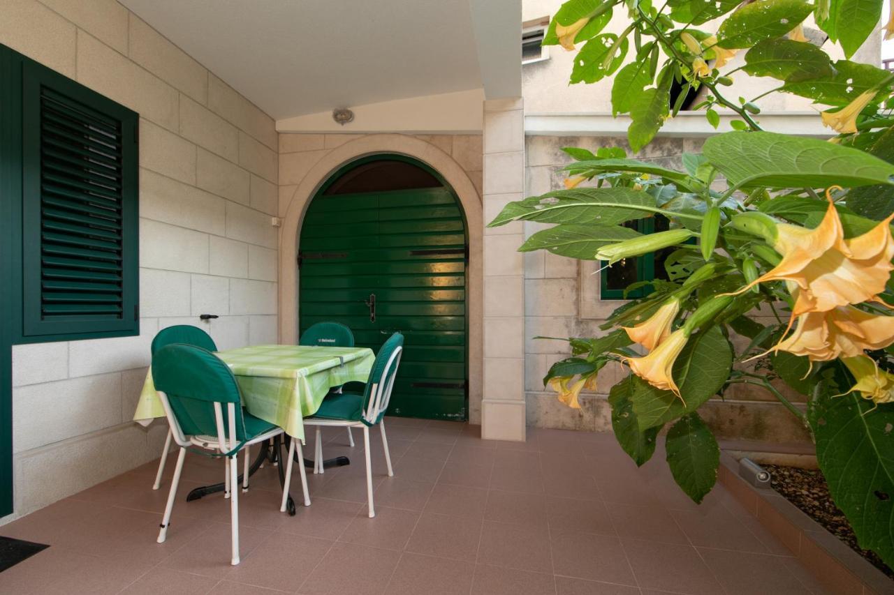 Apartmani Biser Tucepi Luaran gambar