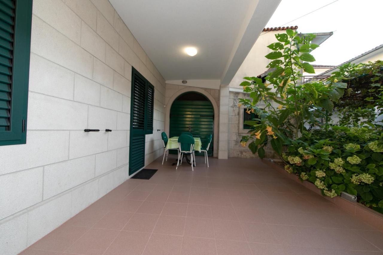 Apartmani Biser Tucepi Luaran gambar