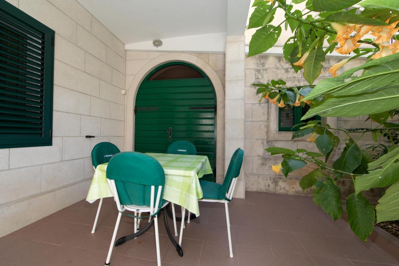 Apartmani Biser Tucepi Luaran gambar
