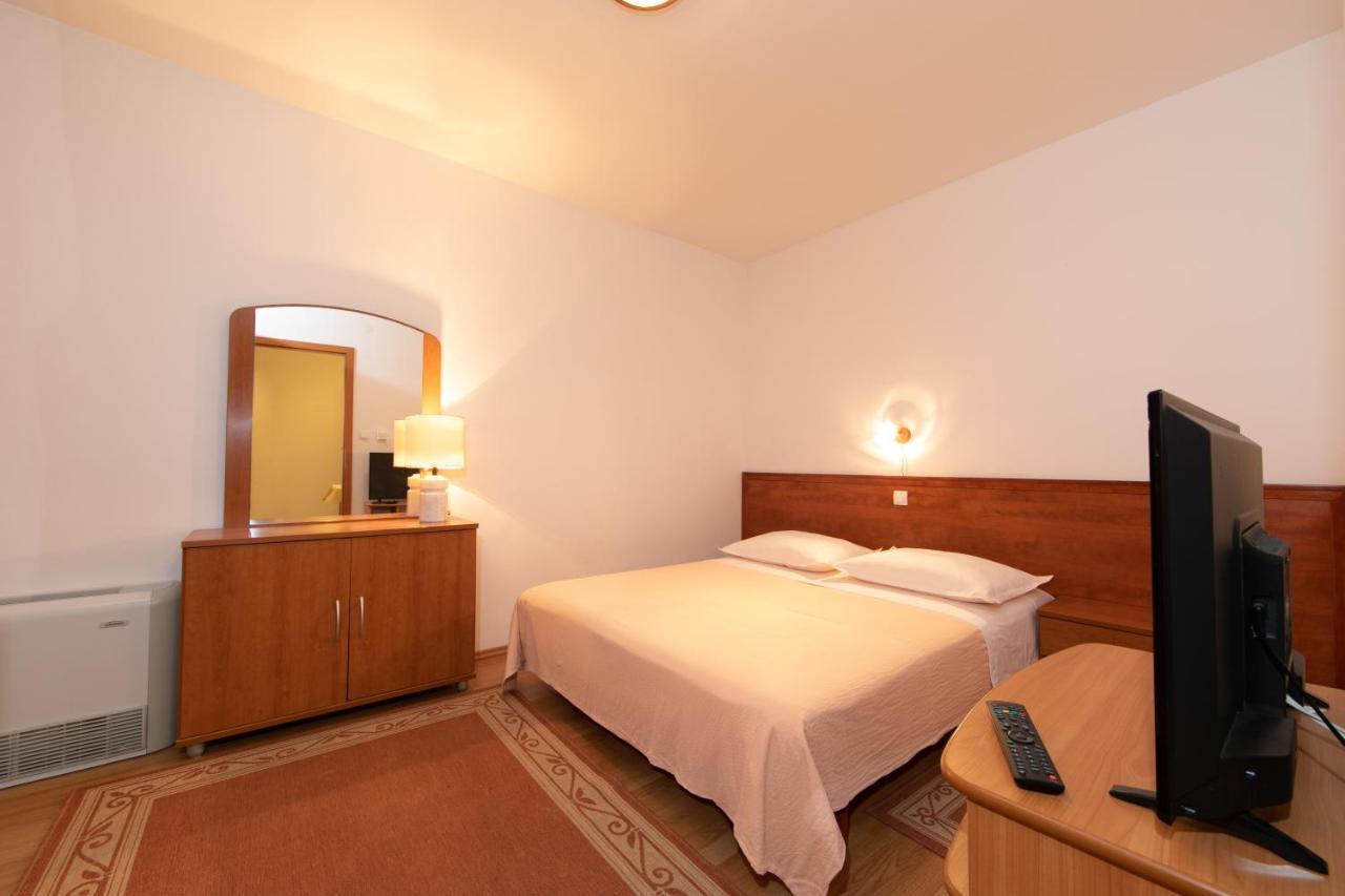 Apartmani Biser Tucepi Luaran gambar