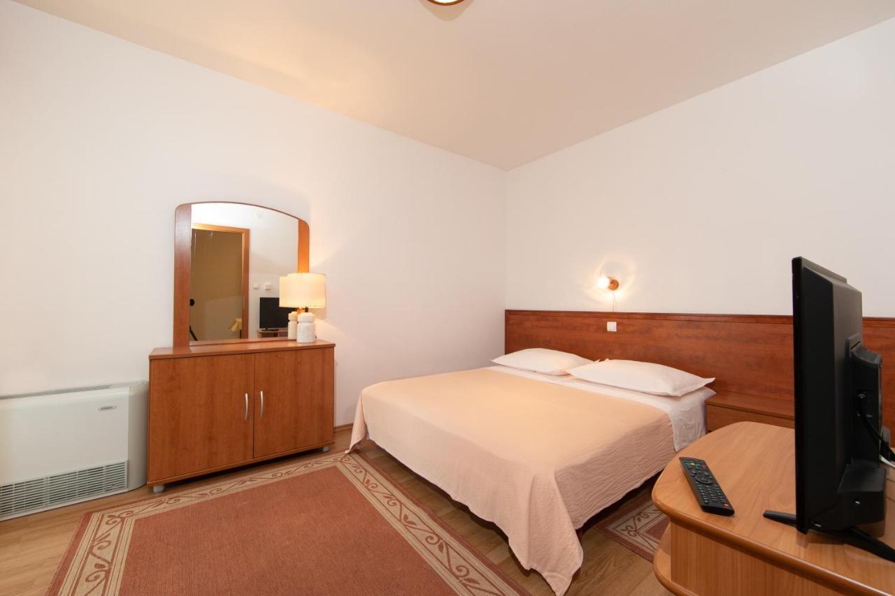 Apartmani Biser Tucepi Luaran gambar